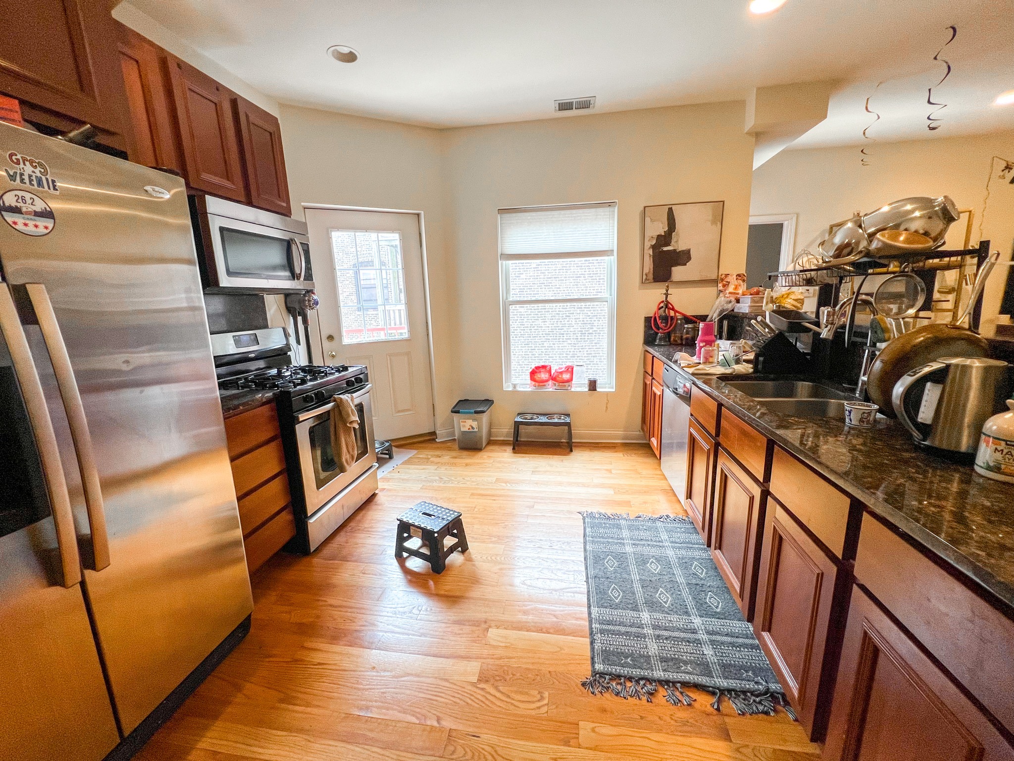 718-20 W Buckingham Pl 718-20 W Buckingham Pl., Chicago, IL 60657 - Leasing by Cross Street